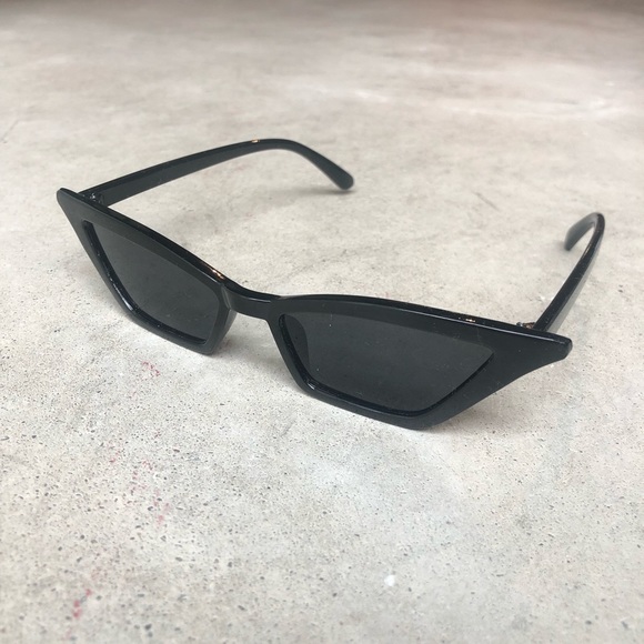 3 for $20!!! Black Cat-Eye Sunglasses - Picture 2 of 2